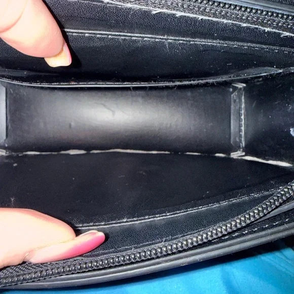 Designer Indpired Black Quilted Leather Shoulder Bag - Picture 10 of 16